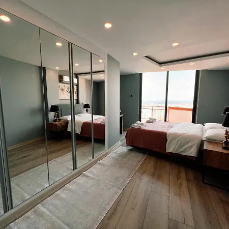 Gorgeous In A Apartament